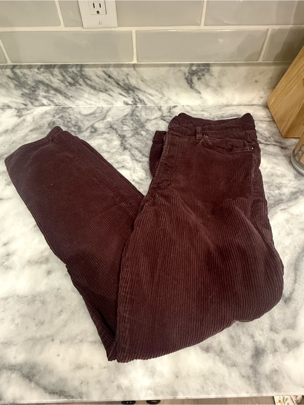 Citizens Of Humanity Straight-Leg Corduroy Pants in Brown